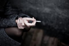 心情不好的時(shí)候，連周圍的笑聲都覺(jué)得討厭