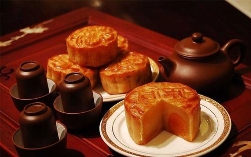 中秋讓群主發(fā)紅包的句子 中秋讓群主發(fā)紅包的句子
