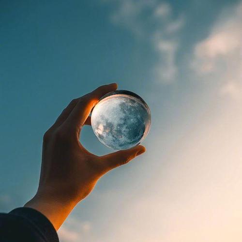心酸委屈只能一個人承受的說說傷感句子